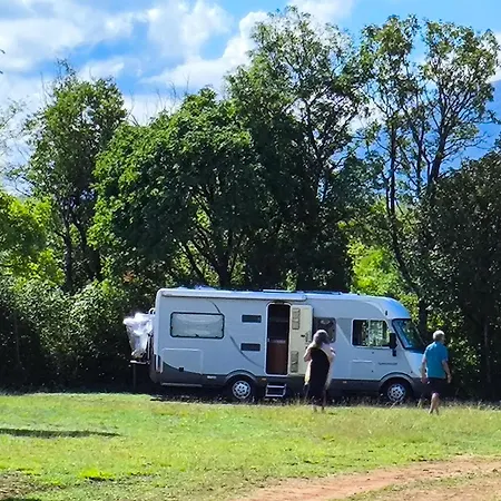 Campsite Robinzonski Smjestaj *